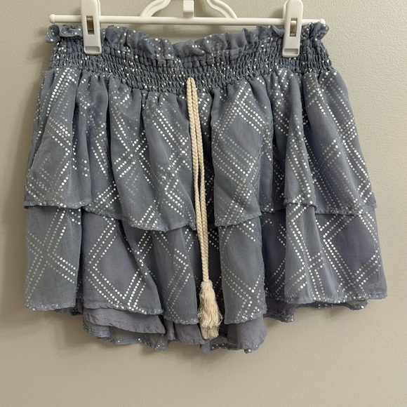 Surf Gypsy Dresses & Skirts - Adorable skirt with adjustable tie; size L; great condition